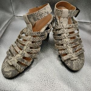 Vionic White & Black Snakeskin Gladiator Sandals. Womens Size 7.5 Wide